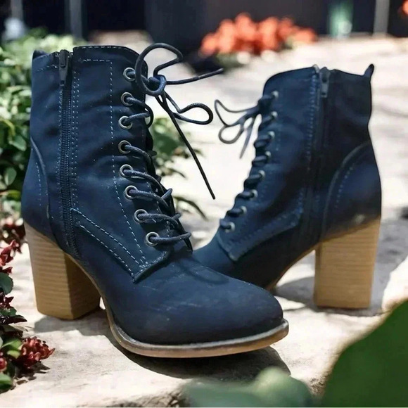 073 JustFab | EUC Navy Blue Lace Up Ankle Boots Block Heel (size 6,5) - Picture 5 of 13